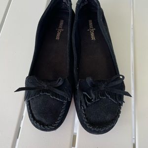 Minnetonka soft sided black suede moccasins size 8